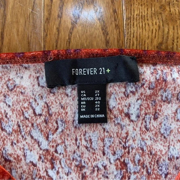 NEW Cheetah Print Velvet Crop Top - Picture 3 of 5